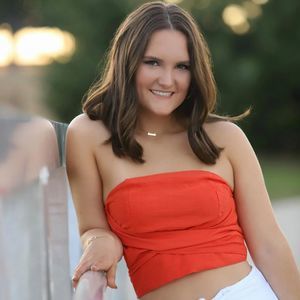 Meet your Posher, Alyssa